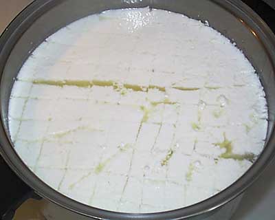 30 Minute Mozzarella Recipe – Cut & Cook Curd