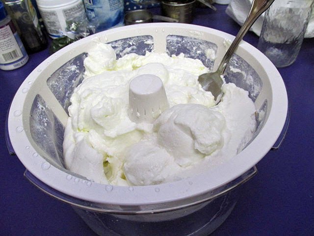 Making Greek Style Yogurt - New England Cheesemaking Supply Company