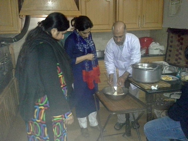 Teaching a Workshop in Pakistan with Imran Saleh - New England Cheesemaking Supply Company