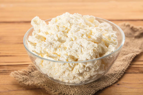 Raw Cottage Cheese Made With Clabbered Milk (Naturally Cultured